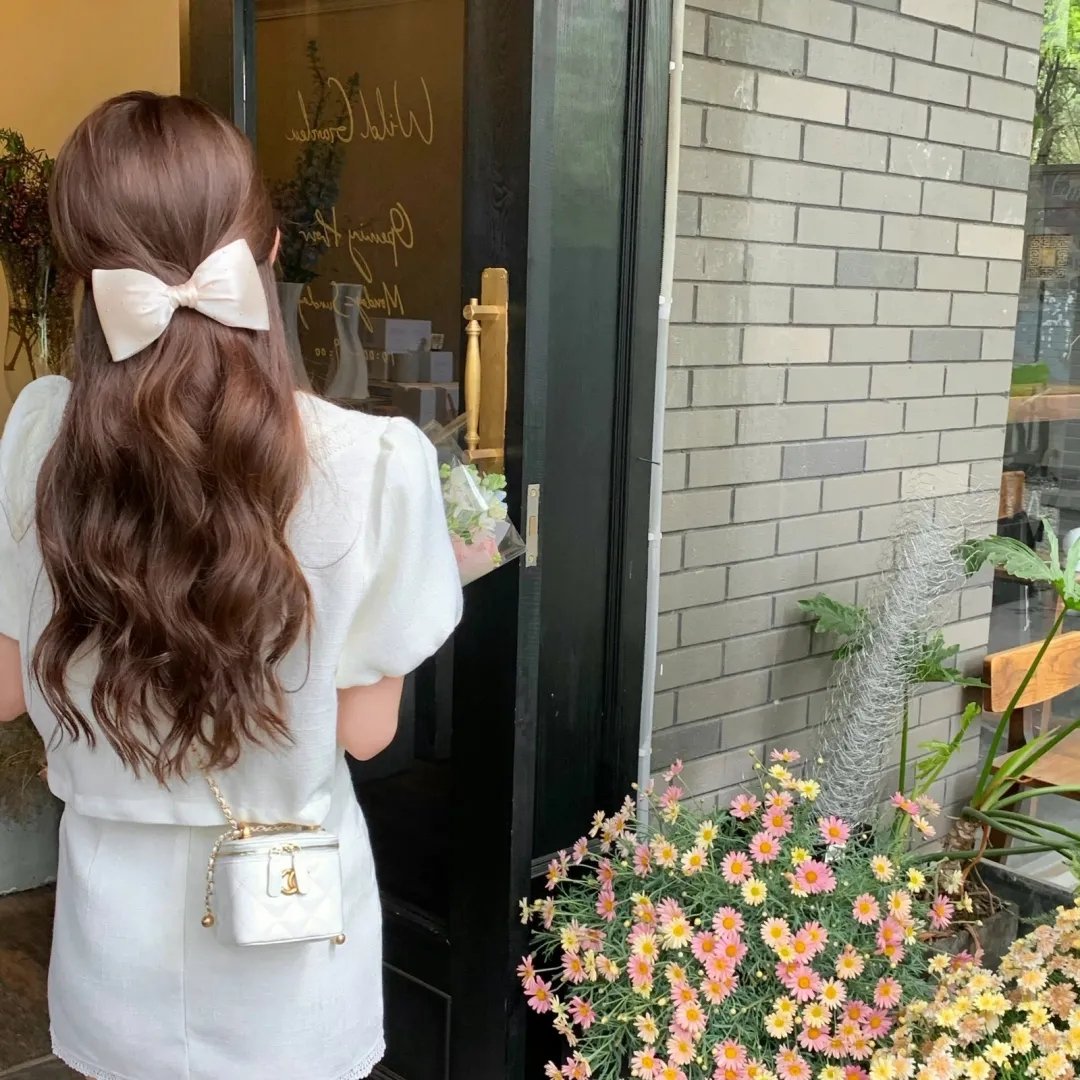 左撇子女人